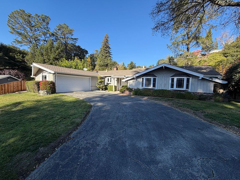 1st image of 17 Whitehall Dr