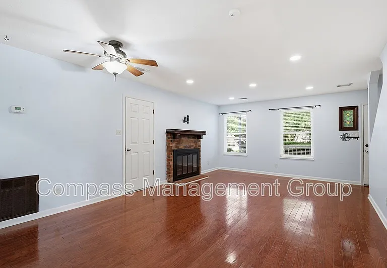 7668 Chatham Cir — Photo 9