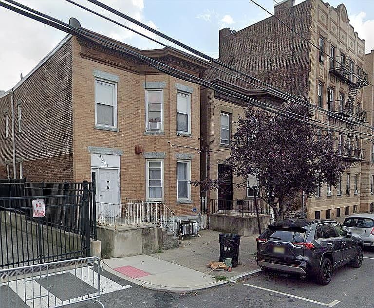 1st image of 6214 Palisade Ave Floor 2