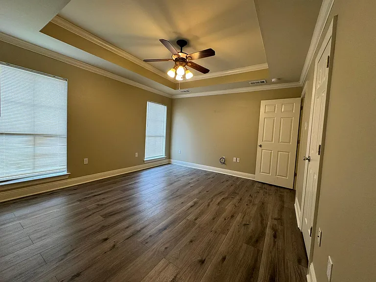 4160 Nelson St — Photo 11