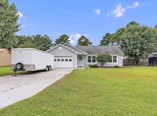 295 Riggs Rd, Hubert, NC 28539