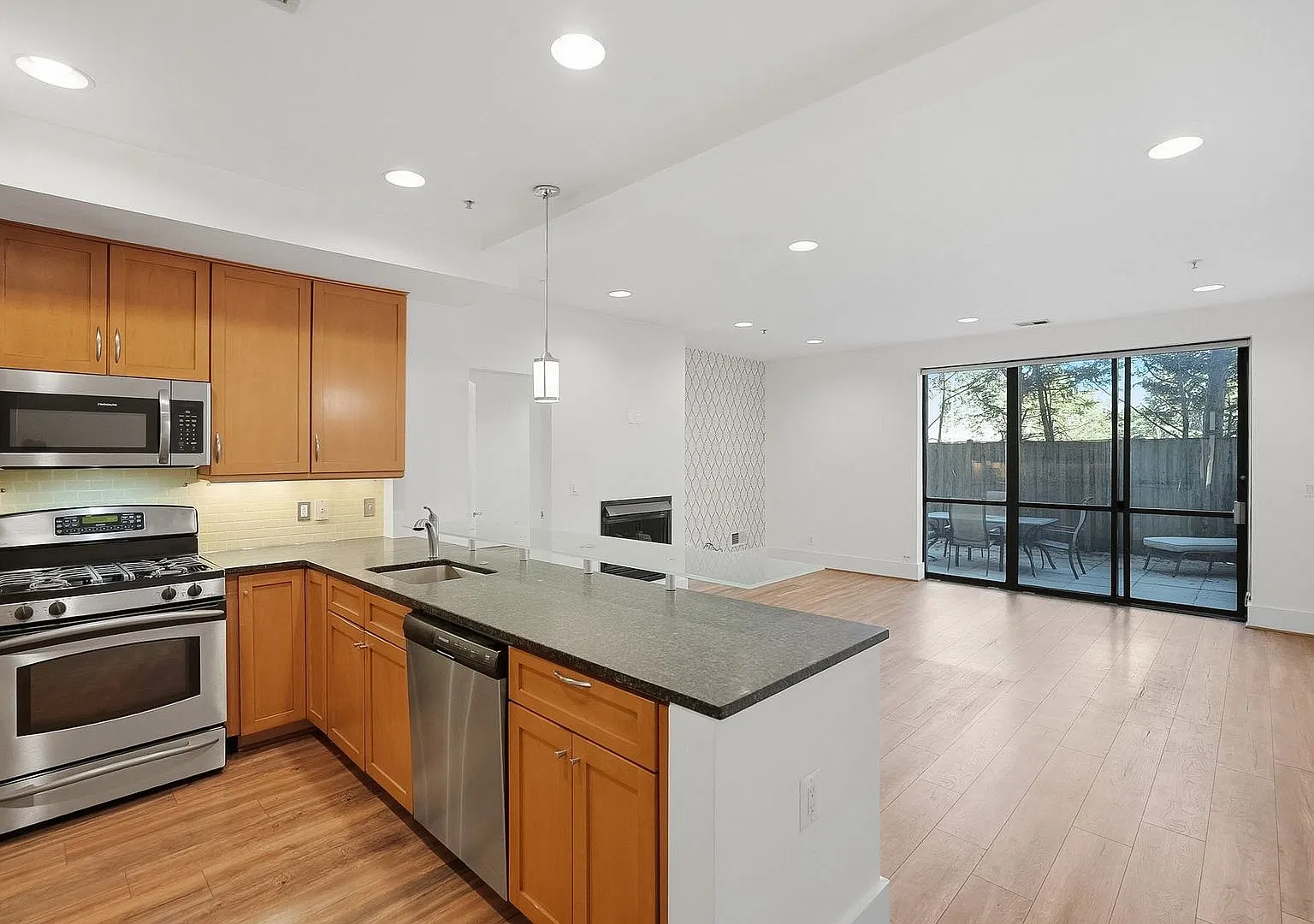 1425 Euclid St NW — Photo 1