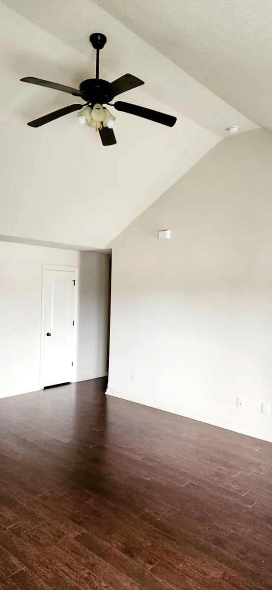 Building Photo - 848 Oakwood Ct
