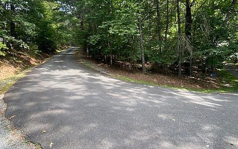 3rd image of 22 Holland Cir E