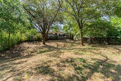 2nd image of 203 Hilltop Ln