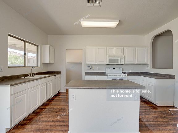 2nd image of 10653 E Balmoral Ave