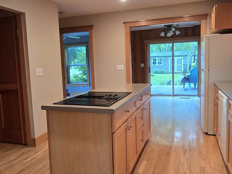 28490 Van Blarcum Ave — Photo 5