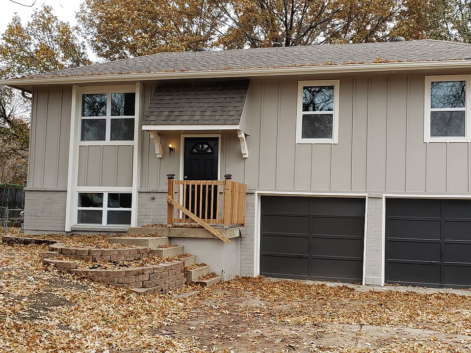 1st image of 1117 NW Golfview Dr