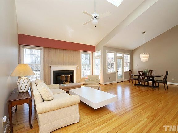 3rd image of 2024 Markham Dr