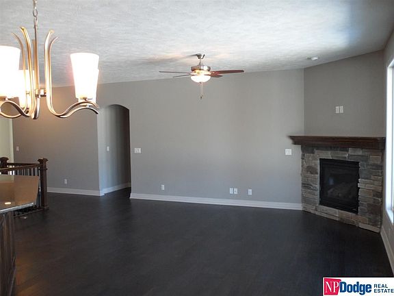 3rd image of 17118 Emmet St
