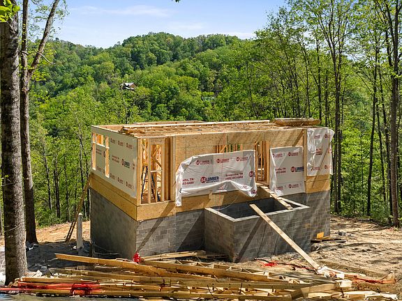 3rd image of 3129 Hatcher Top Rd