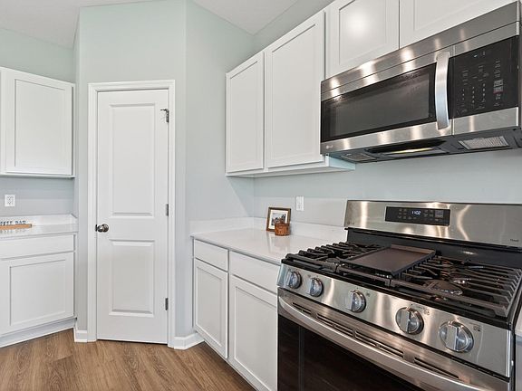4th image of 3227 Kady Ave NE