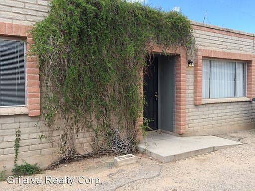 1st image of 3648 E Blacklidge Dr #1
