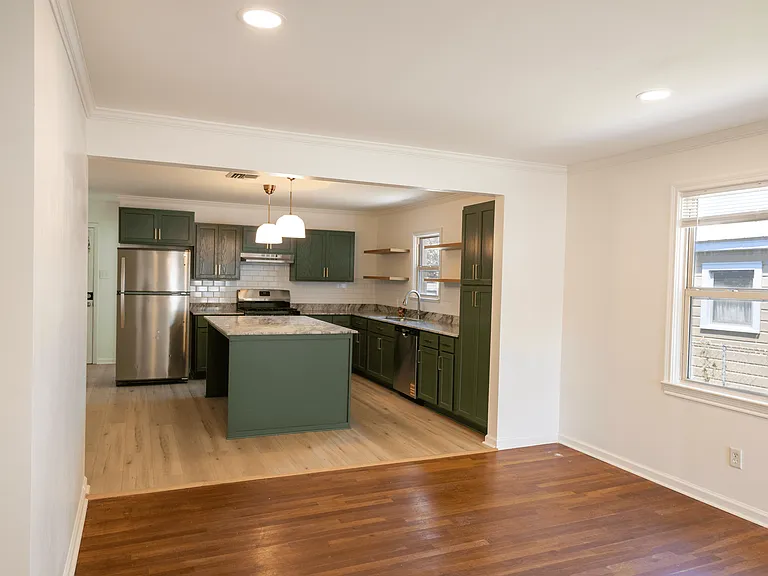 602 Hoover St — Photo 2