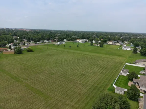 1003 S Lawson St, Aberdeen City, SD 57401