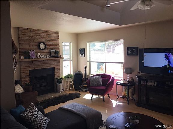 3rd image of 2112 Golf Dr APT 28
