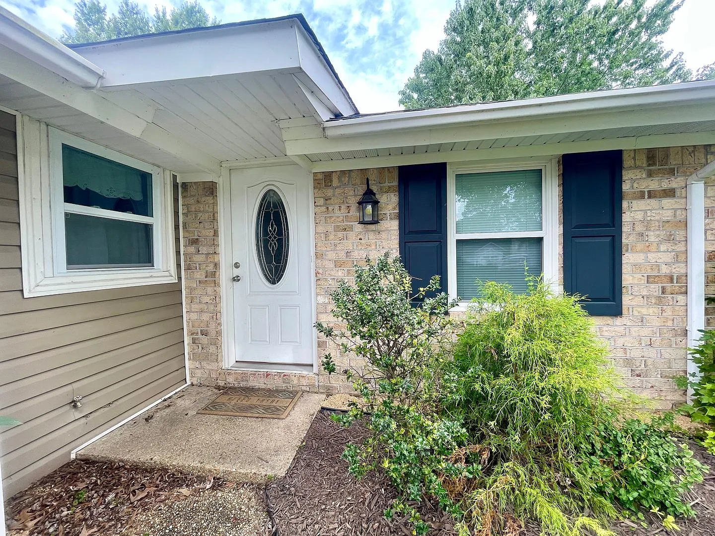Charming 3-Bedroom Home with Bonus Flex Space — Photo 3