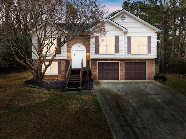 5920 Branden Hill Ln, Buford, GA 30518