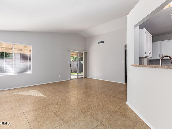 3rd image of 3025 E Siesta Ln