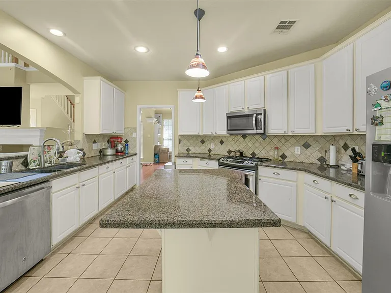 22554 Bristolwood Ct — Photo 12