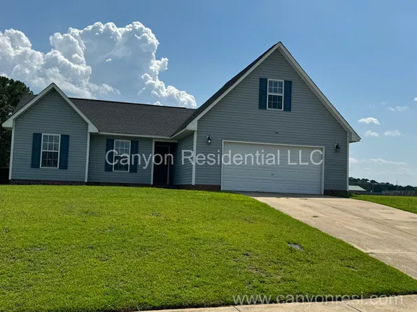 323 Rushmore Ct, Raeford, NC 28376