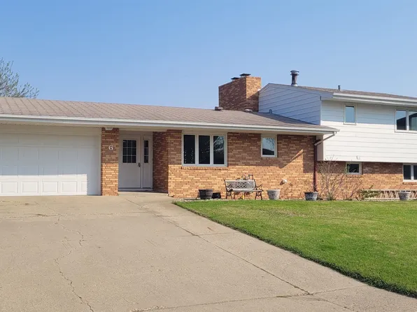 6 Irma Ct NW, Minot, ND 58703