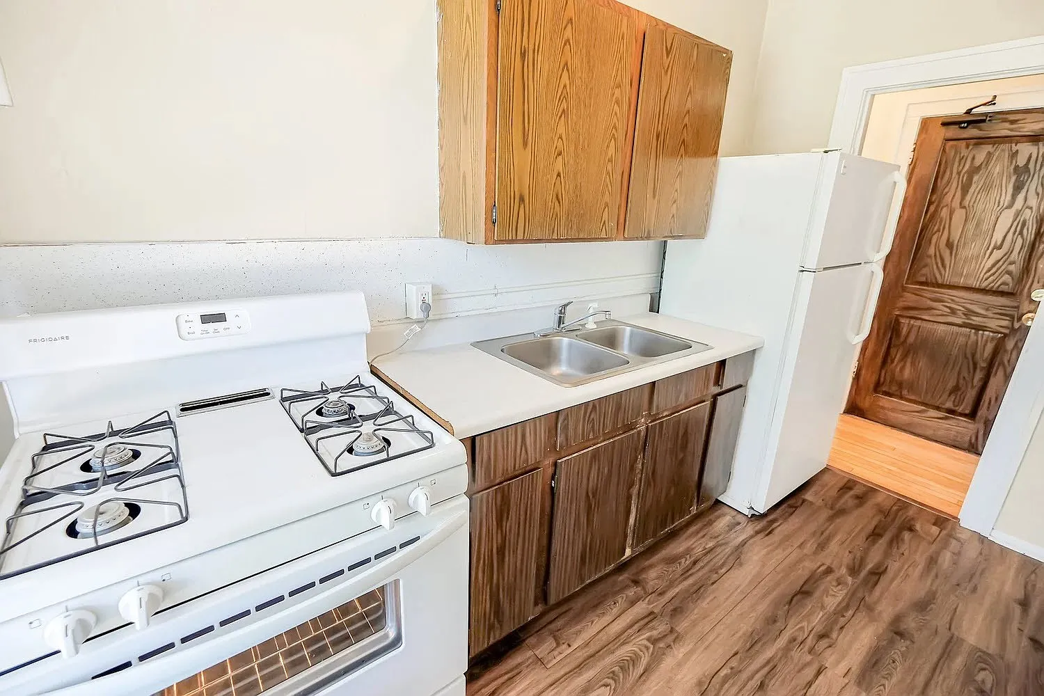 Bryant Ave Apartments | 4611 — Photo 4