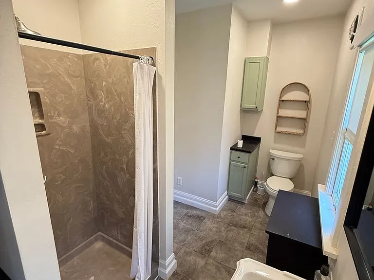 1038 S Fremont Ave — Photo 21