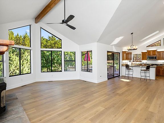 5th image of 3244 E Murphy Way