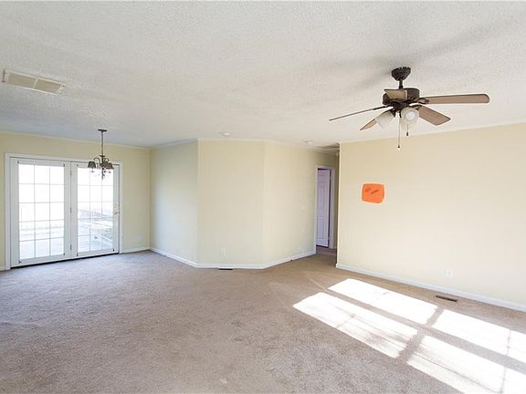 4th image of 5853 Crany Creek Dr