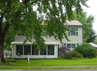 404 E Hosmer St, Loves Park, IL 61111