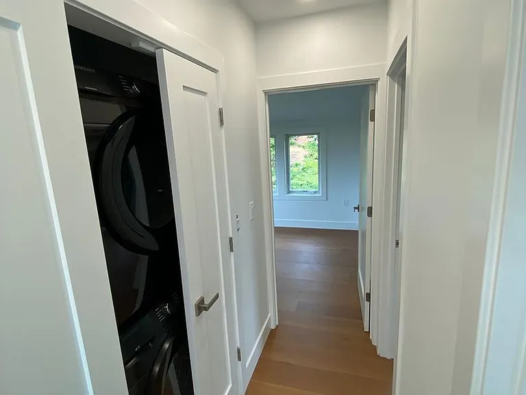 631 N Monroe St — Photo 19