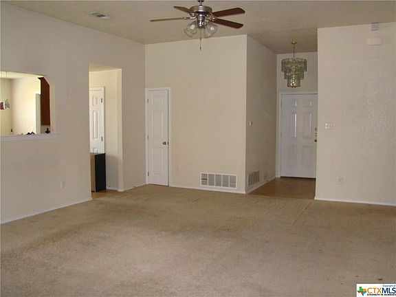 3rd image of 1211 Copper Creek Dr