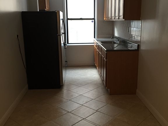 5th image of 221 Linden Blvd APT C22