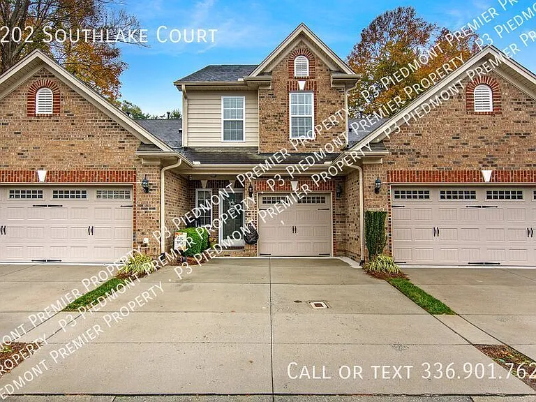 1202 Southlake Ct — Photo 17