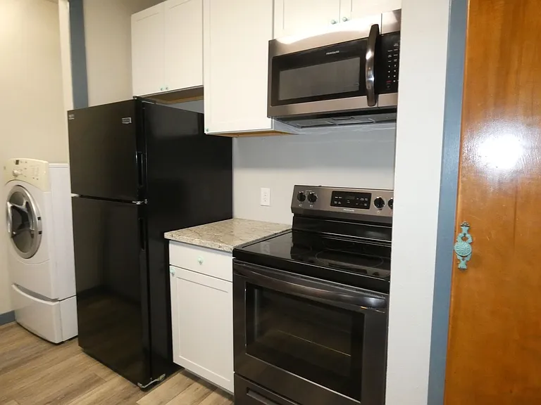501 E Burgess Rd #D4 — Photo 9