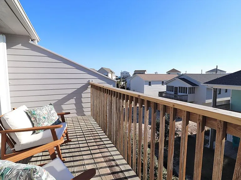 125 Crosswinds Dr — Photo 2