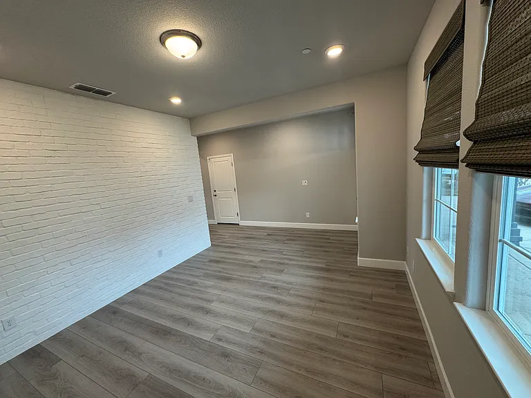 1417 Wadsworth Cir — Photo 27