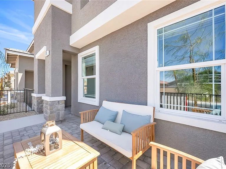 914 Rosy Starling St — Photo 3