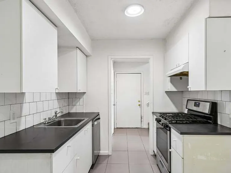 2301 Mission Hill Dr — Photo 10