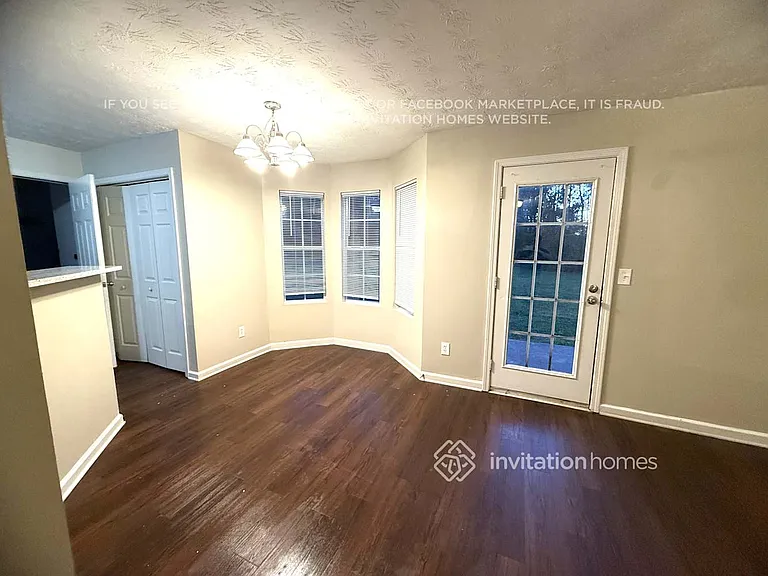 10 Summer Breeze Ct — Photo 4