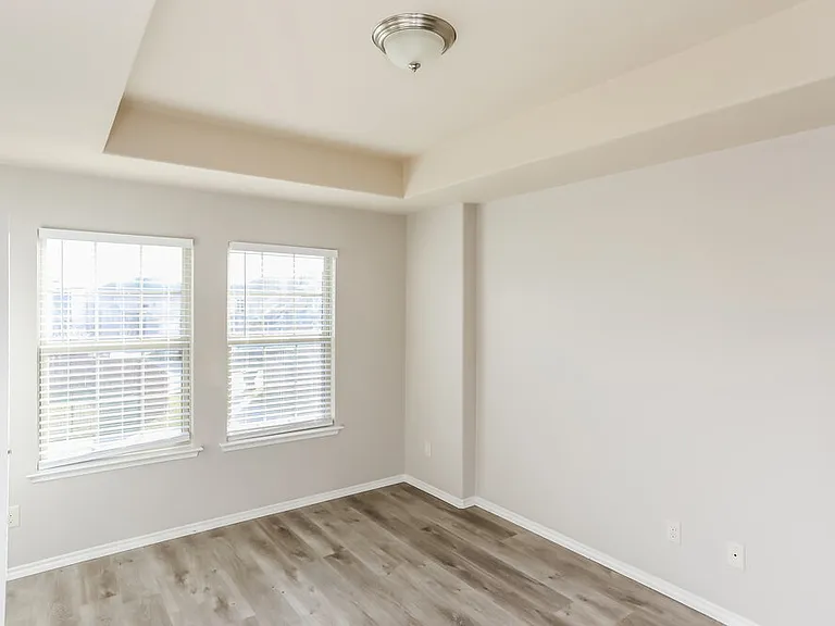 313 Haywood Cir — Photo 13