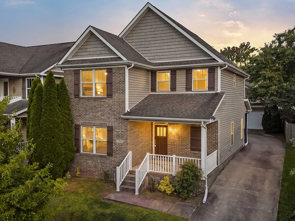 2212 Pokeberry Park