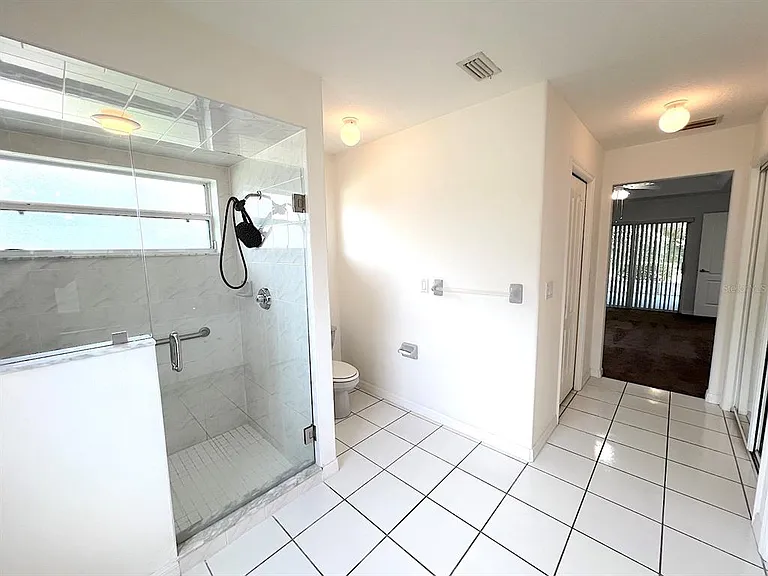 106 Point Of Woods Dr — Photo 26