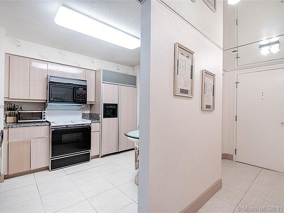 4th image of 5757 Collins Ave APT 403