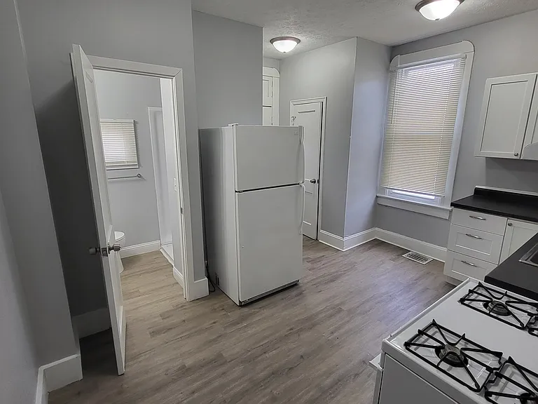 1038 N Tuxedo St #A — Photo 8
