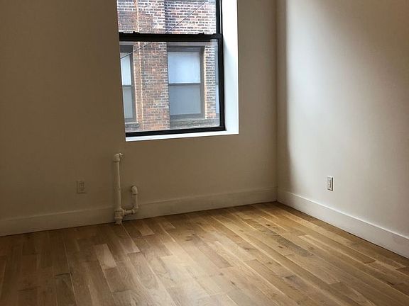 4th image of 517 W 45th St #21B