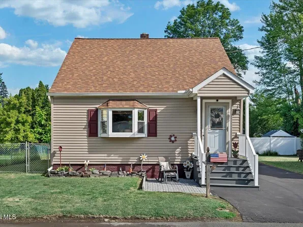 8 Lakeview Avenue, Rensselaer, NY 12144