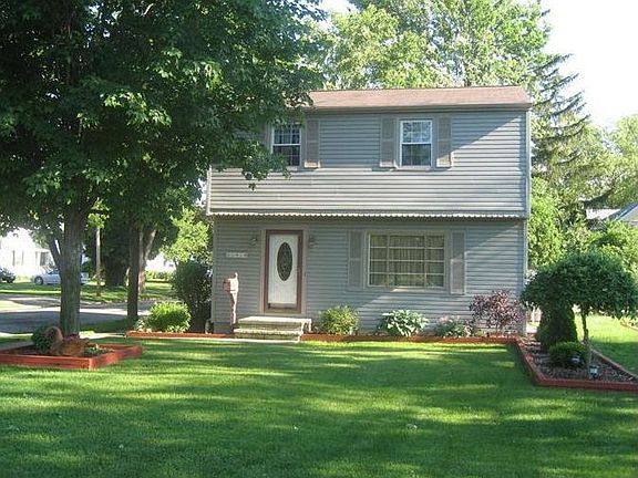 2nd image of 25919 Garfield Ave