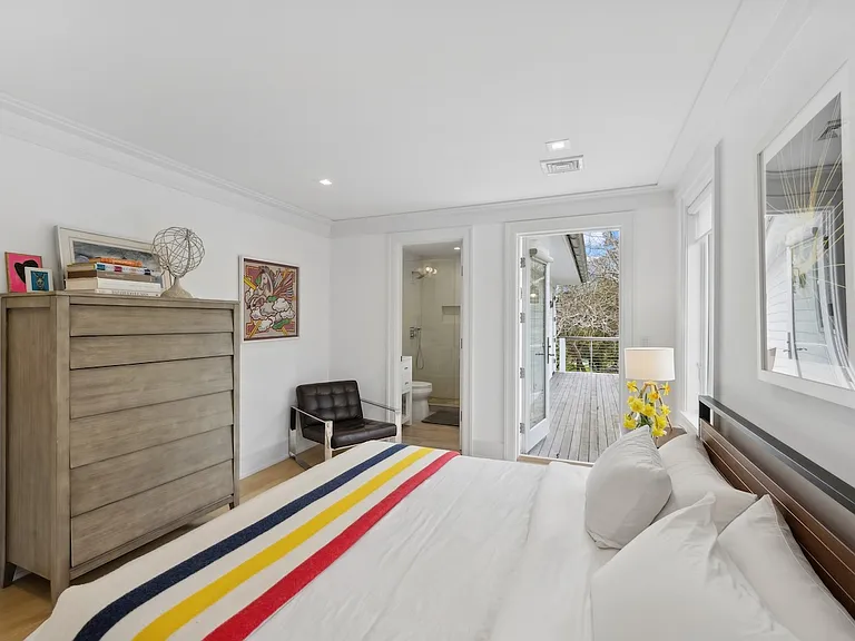 9 S Harbor Dr — Photo 22
